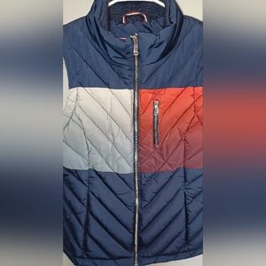 Tommy Hilfiger Ladies Colorblock Quilted Puffer Vest Ombre-Navy, Gray & Red